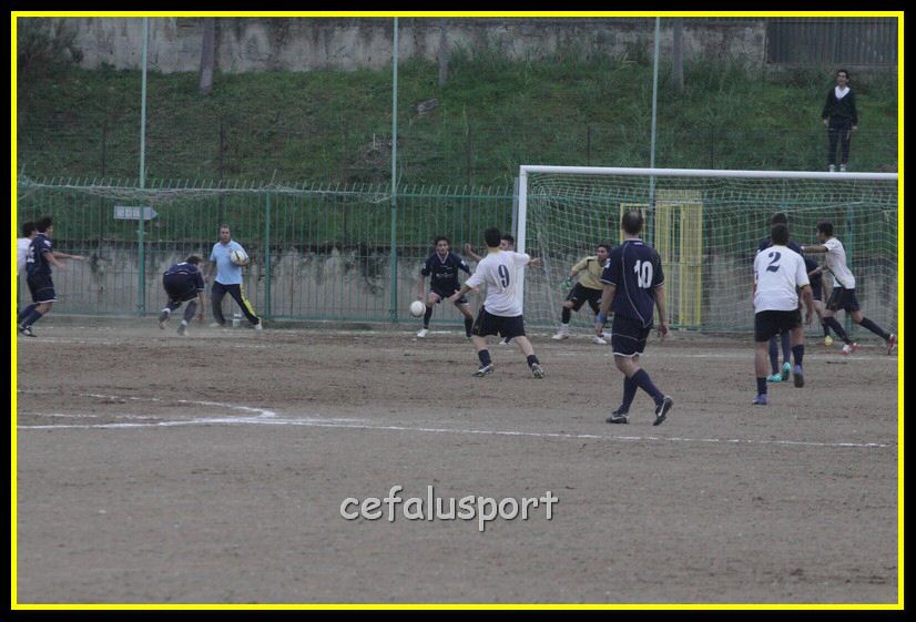 121110 sport2 240_tn.jpg